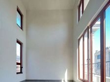 在线咨询:青龙湖独栋别墅地上三层,地上两个车位 实得520平