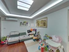 新出精装修两房 房东急卖 价格美丽 看房方便 送露台 近地铁