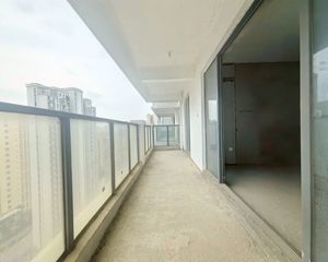 树木岭电信单位次新小区,地铁口,5房2厅3卫 中间楼层