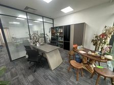 欧美金融城65方精装办公 拎包入住