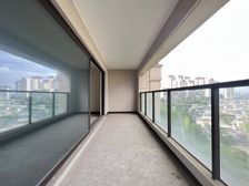 渝北区。香港置地约克郡壹号湖畔 洋房大平层 房源保真!