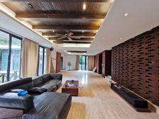 !湖畔一期C2大户型独栋 临河大花园 6个房间 置换急售