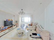 送150平米露台,送地下车位,南北通透三房两卫,房东诚心出售