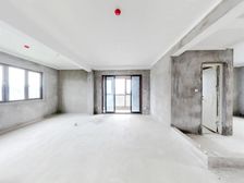 世茂云潮、东端头高层、地铁口、接二连三环、交通方便