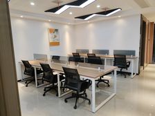 (重新装修)财富广场 现成办公用品 专做写字楼 我有多套