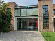 东朝时代西区1100一层出面积600平米