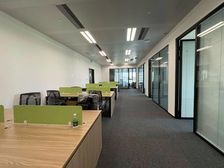 长风商圈 浙铁绿城 精装修家具全配 房型方正 落地窗