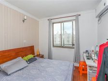 交通便捷丨房龄新丨产权清晰丨高楼层视野好丨近地铁丨南北通透。