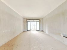 业主诚心卖 地铁口旁边 三房两卫 南北通透 看房方便