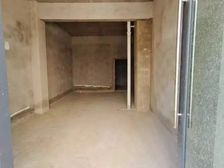 曼城小区门口,92.3平可改三层无过户费手续简便,随时看房