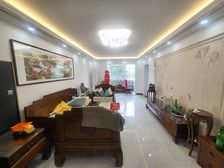 南北通透沿湖南区3室1厅精装修