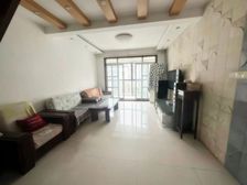 急售总高11层,小高层复式,精装送大露台,有钥匙随时可看。