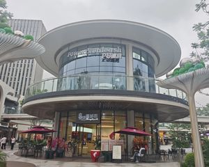 360度弧形,年收29万,6米层高,全玻璃幕墙,可按揭5成。