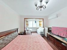 新上架,河景房,采光通透,客厅方正,位置安静,随时可看三轨交