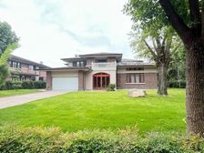 临水大花园 独栋庄园别墅 环境好 小区带停机坪