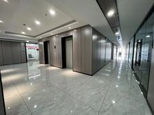 凤城四路 企业中心165平3+12工位 东南朝向 特价出租