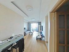 地铁口小区 小区花园位置 南北通透三房 带车位 看中可谈