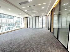 中国凤凰大厦 230平 全新精装 双面采光 3个隔间