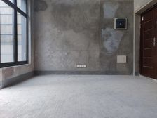 此房满两年,户型方正,视野开阔。端户大花园