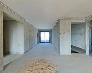 绿地悦城A区 近地铁 南向采光好 高楼层视野无遮挡 停车方便