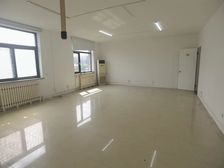 酒仙桥东五环草场地艺术区开间75平东向3元采光好户型方正低价