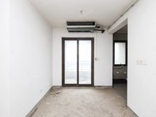 绿地华尔道,高层视野开阔,书包有,诚意出售可议价!