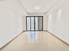 房东急卖,绿地116平精装修,3室2厅2卫,中间楼层,满两年