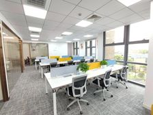 地铁三轨交汇 玻璃幕墙外观 低价位 精拎包办公 IM长宁国际