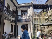 年租金62万房东包税急售! 西湖景区北山街带院子小独栋星巴克