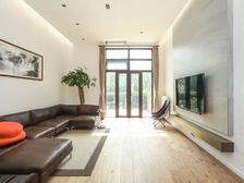 精装拎包住+临河景观联排+大花园带车位+满五一