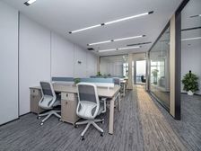 免佣招租 新世界中心 202平方 2个隔间 带全家私