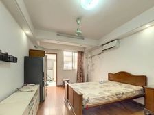 桃浦十村公园旁 底楼有天井 小户型使用率高 诚意出售