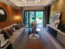 免佣 主城区 单价5千 现房即可拥 送车位送装修 学校开学