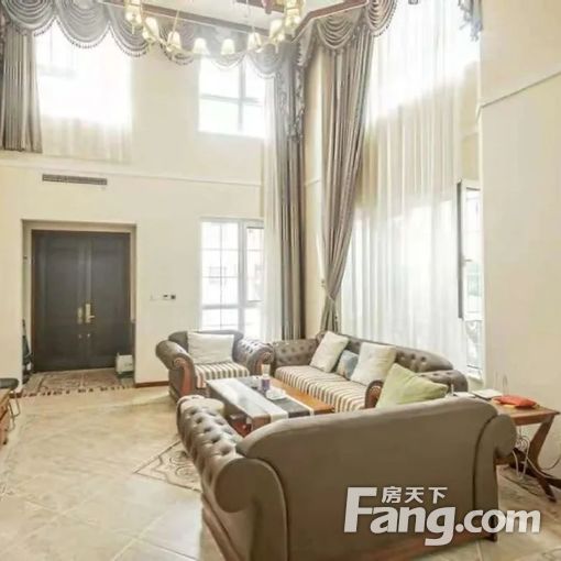 顺义15号线附近顶层带电梯,大挑高豪装