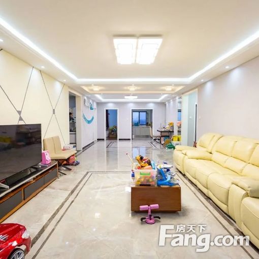 顺义15号线地铁站附近。东兴一区好房三居两卫