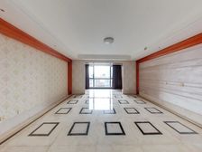 舒适大四房,地铁一号线二号线环抱相拥,人文素质高