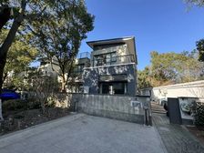 东方庭院 3室2厅3卫 毛坯 700万元