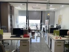 嘉宏振兴中心电梯口豪装81平,1加1格局,拎包办公,租金实惠