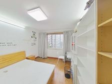 3楼,我手上有钥匙随时看,小区花园位置,房东着急卖掉