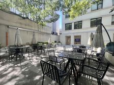 徐家汇独门独户丨宏慧LAB创意园丨双面门头展示独用花园外摆