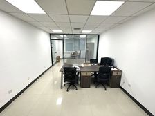 亚奥地铁口开间小户型 适合小微企业 办公咨询接待 可注册