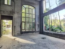 双拼别墅 花园有300平 面临水湖 景观好 空间比较宽敞