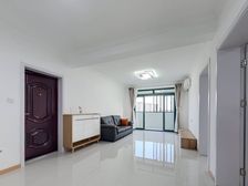 户型方正,近商场,南北通透。看房方便