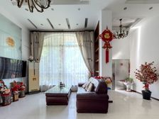 创联金海花苑大4房,房请选择诚心出售,带电梯,小区环境优美