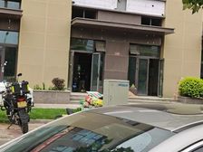 山大医院西门临街门面出售85平米