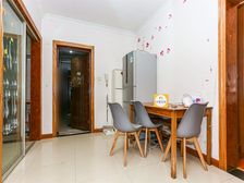 金桂小区,2楼三房,出D铁进小区,诚意出售