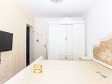 世纪公园南北通,中楼层全明两房,不靠路近轨交诚意出售急急急急