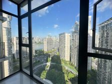 三开间朝南,有产权车位!业主处理资产 高区江景观房