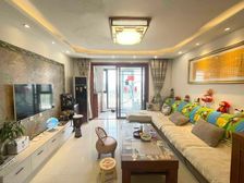 中间楼层采光好 双卫格局 近地铁 带电梯 楼龄新 出行方便