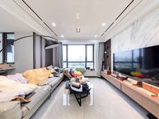 新出!!!顶楼复式 电梯高层 豪华装修 带产权车位 急出